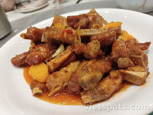 Sườn heo chua cay sốt Thái
