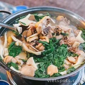 Lẩu gà lá giang (1/2 con)