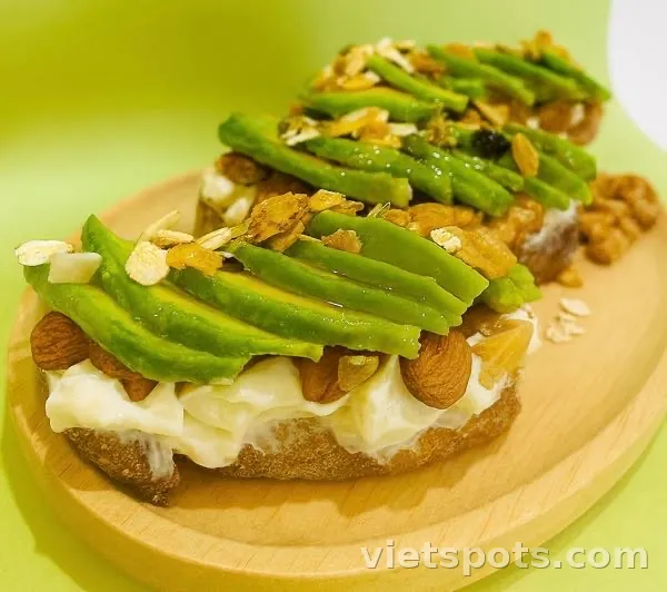 Ciabatta sữa chua Hy Lạp & bơ 2 miếng