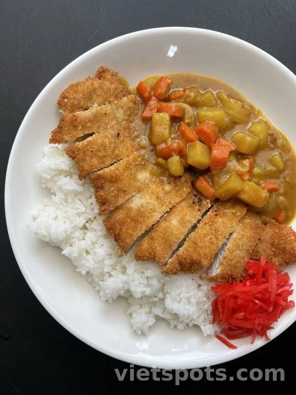 Cơm cà ri thịt xù