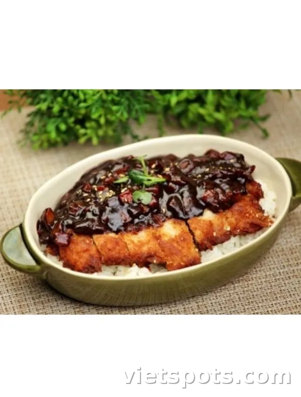 Cơm sốt tương đen thịt xù