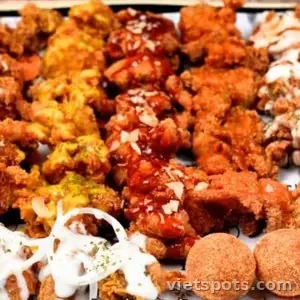 COMBO VVIP GÀ RÁN CẦU VỒNG - 28 PCS GÀ PHỦ 7 LOẠI SỐT TẶNG 3 CHEESY BOMZ