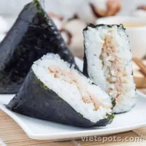 Cơm nắm bò Mỹ