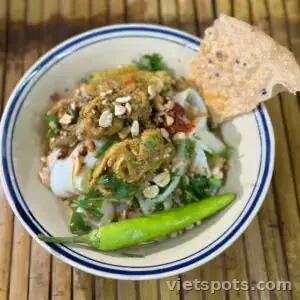Mì Quảng gà lớn