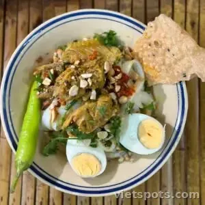 Mì Quảng gà trứng nhỏ