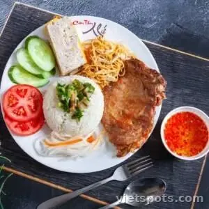 Cơm tấm sườn bì chả