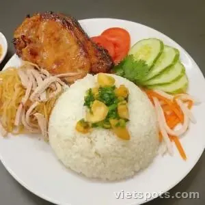 Cơm tấm sườn bì