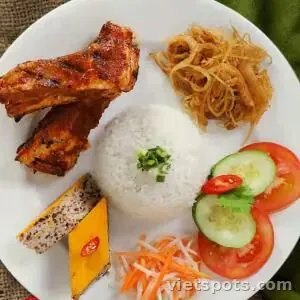 Cơm tấm sườn que bì chả
