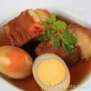 Cơm tấm thịt kho trứng
