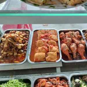 cơm đậu khuôn nhồi thịt+ thịt kho