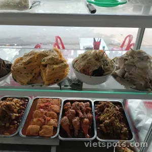 cơm đậu khuôn nhồi thịt+ thịt luộc
