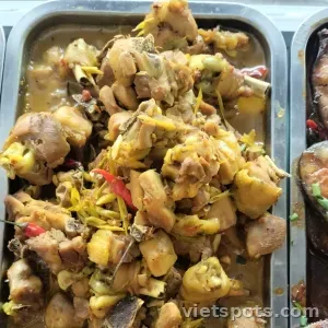 cơm gà kho sả ớt