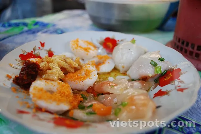 Bánh Ít Nhân Tôm Thịt