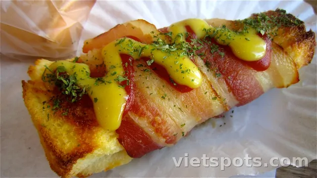 Bánh mì thịt xông khói & trứng