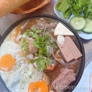( Đặt biệt ) Bò , Trứng , Pate, Xíu mại , Xúc Xích ,Phô Mai