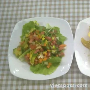 Combo rau salad trộn + cơm trắng + sinh tố xoài