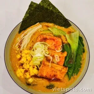 Ramen Cà Ri Bí Đỏ