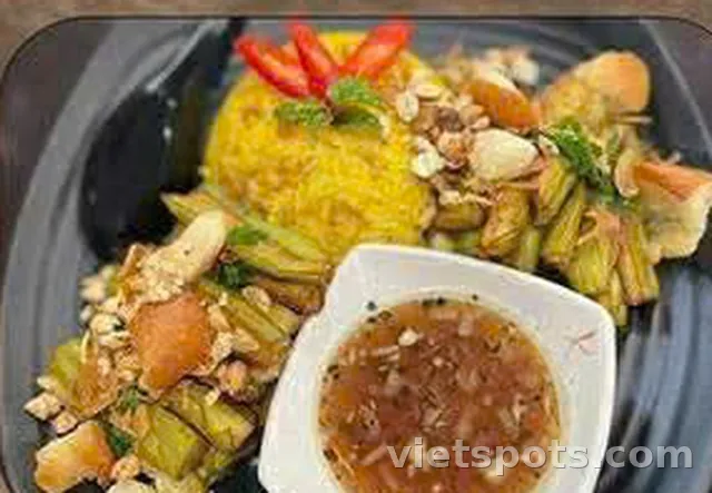 Рис с баклажаном в луковом масле
