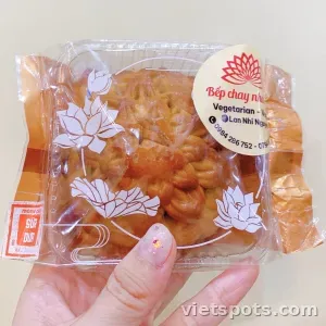 BEST SELLER - BÁNH TRUNG THU NHÂN SỮA DỪA CHAY HOMEMADE
