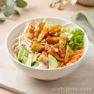 Bún trộn heo quay chay