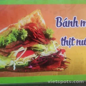 Bánh mì thịt nướng