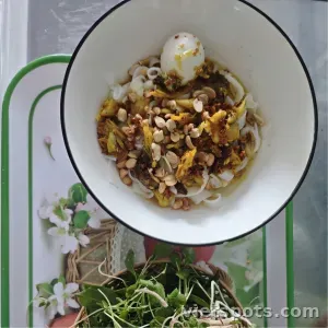 Mì quảng cá lạc