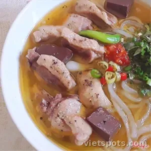 Regular Vietnamese Thick Noodle Soup