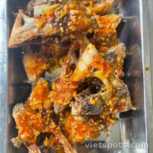Garlic Fish Sauce Fried Pomfret