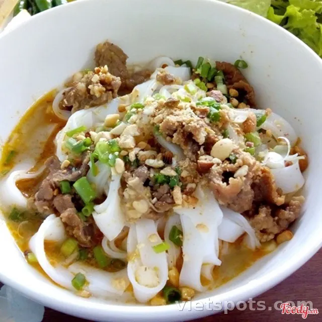 Mì Quảng with Beef