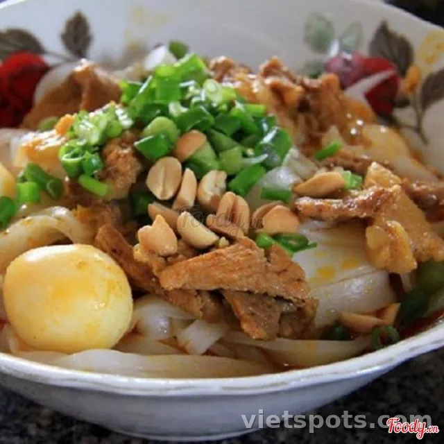 Mì Quảng with Pork and Egg