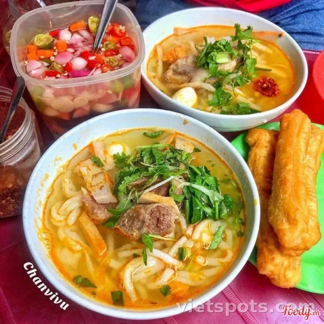 Assorted Bánh Canh Noodle Soup