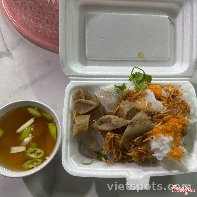 Steamed Rice Sheets with Tapioca Dumplings