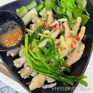 蒸し鶏爪ねぎ添え