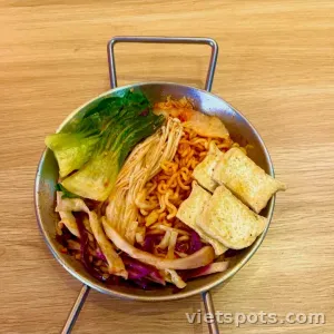 ベジタリアン辛味混ぜ麺