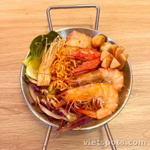 海鮮汁なし辛味麺