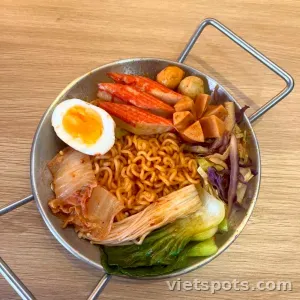 カニカマ辛口混ぜ麺