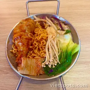 鶏もも肉の辛口混ぜ麺
