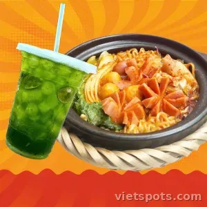 ソーセージ辛麺 + タイグリーンライムティー