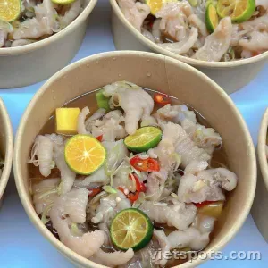 ตีนไก่ถอดกระดูกตะไคร้มะนาว