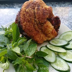ขาหมูอบกรอบไร้กระดูก (500 กรัม)