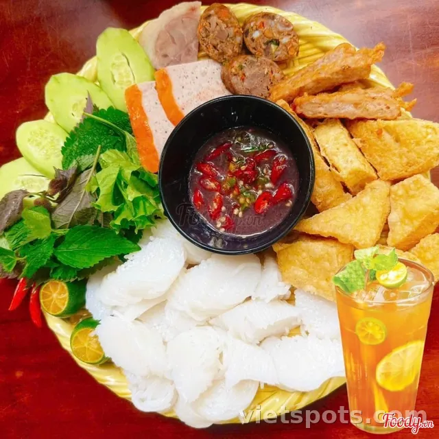 คอมโบ: บุ๊นเดารวมมิตร + ชาส้มจี๊ด