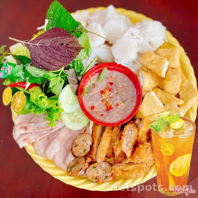 คอมโบ: บุ๊นเดาพิเศษ + ชาส้มจี๊ด