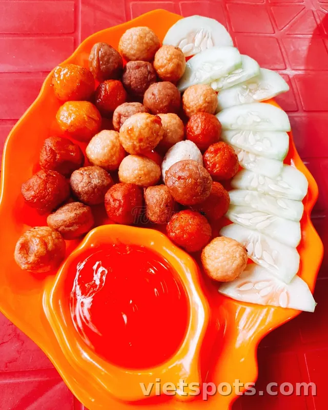 คอมโบของทานเล่น 7 (ลูกชิ้นปลา เนื้อ กุ้งทอด)